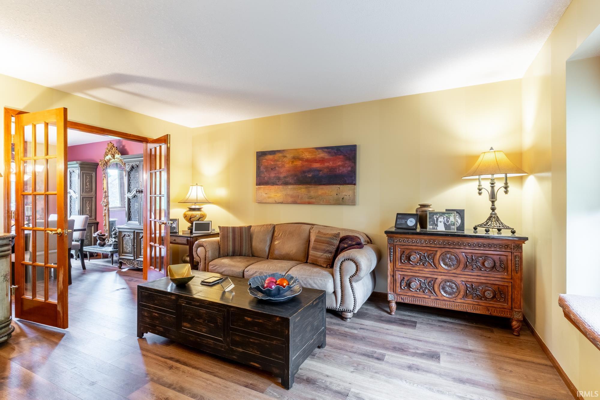 926 Deer Cliff Court