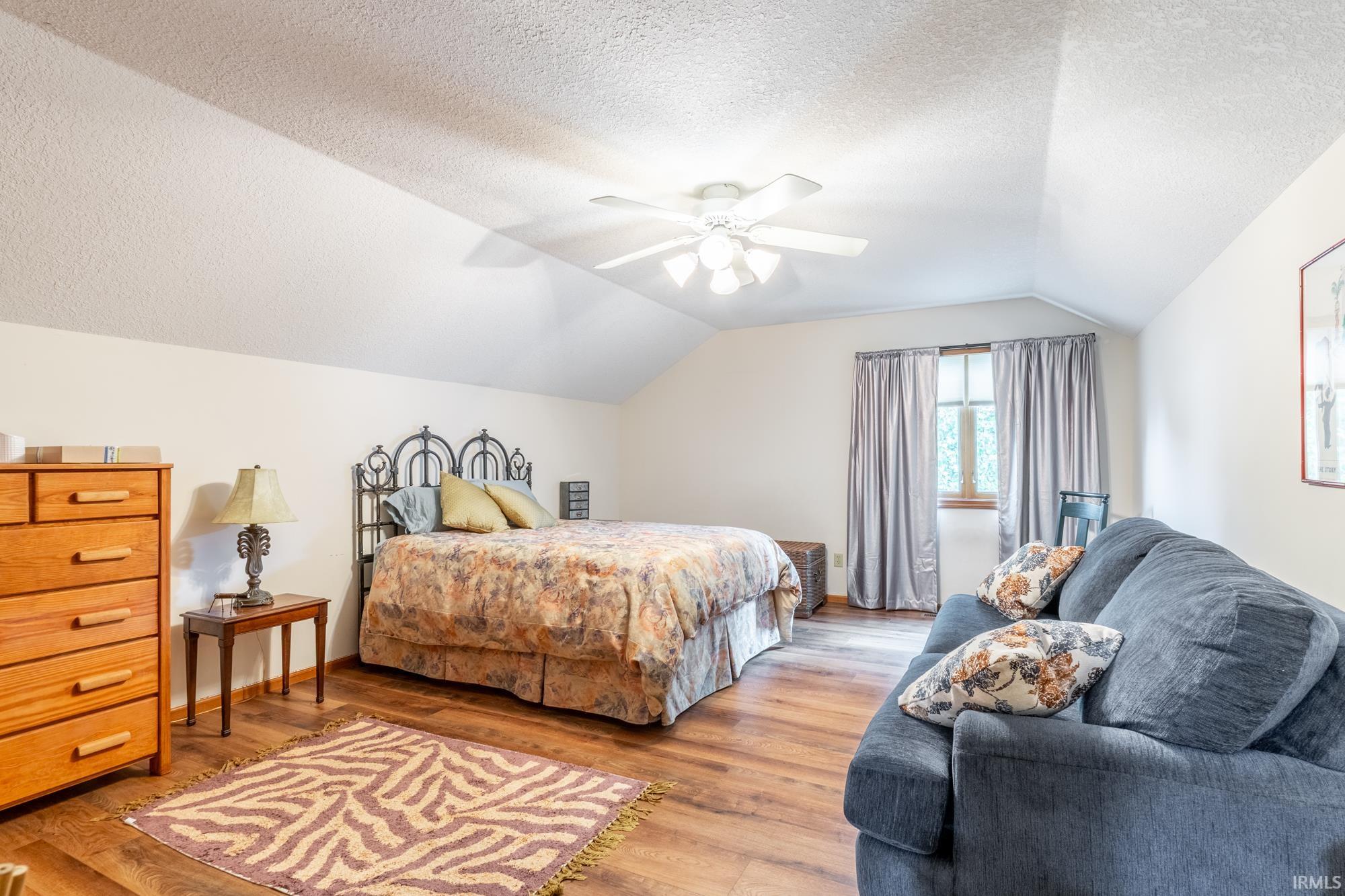 926 Deer Cliff Court