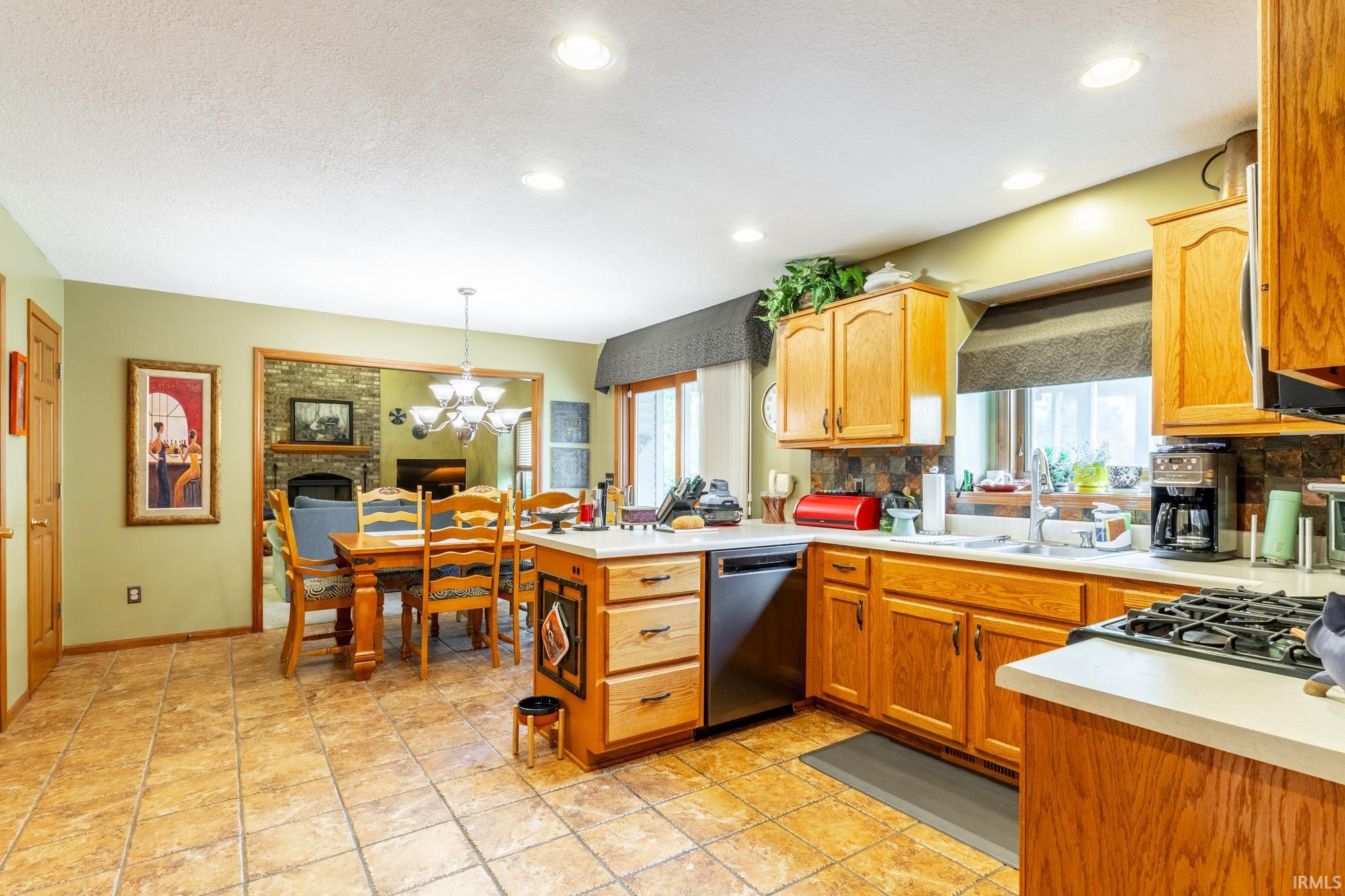 926 Deer Cliff Court