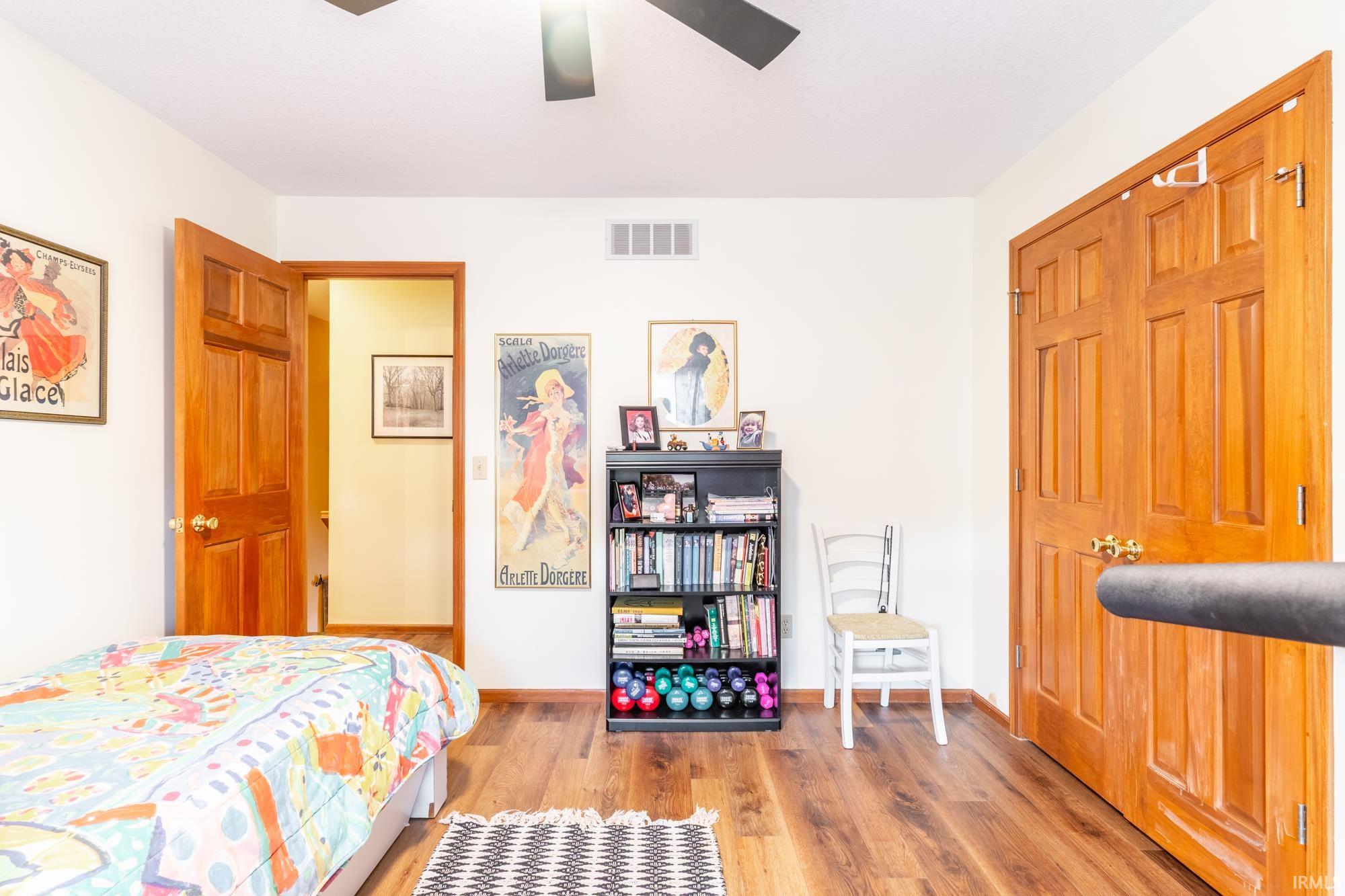 926 Deer Cliff Court