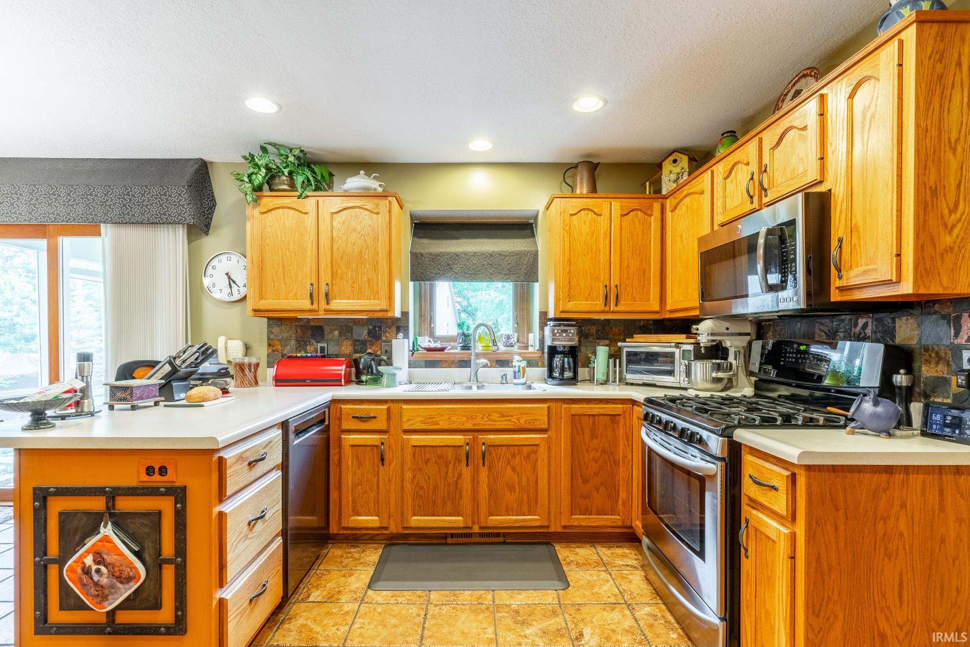 926 Deer Cliff Court