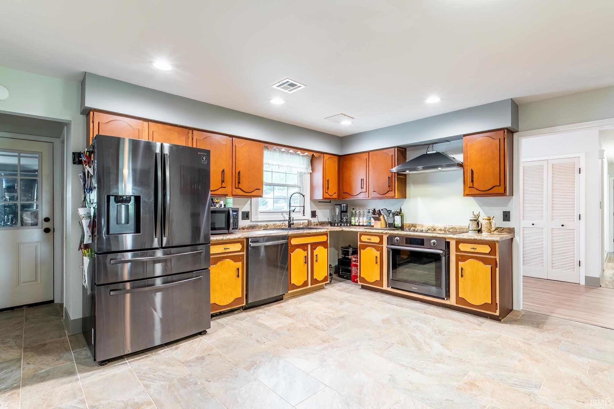 7210 Blackhawk Lane