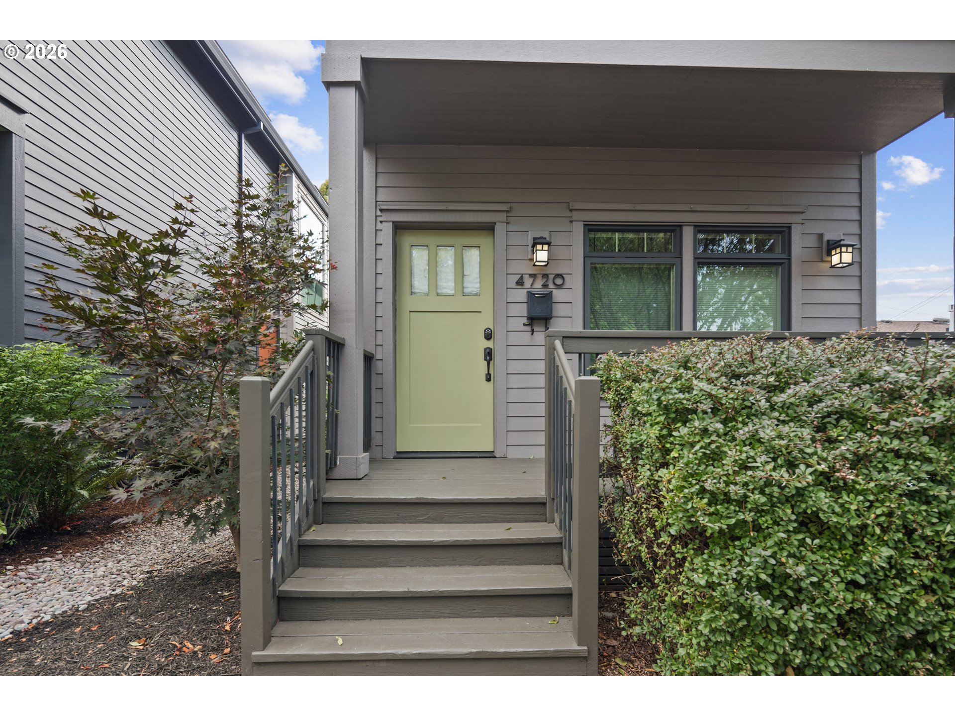 4720 N Commercial AVE