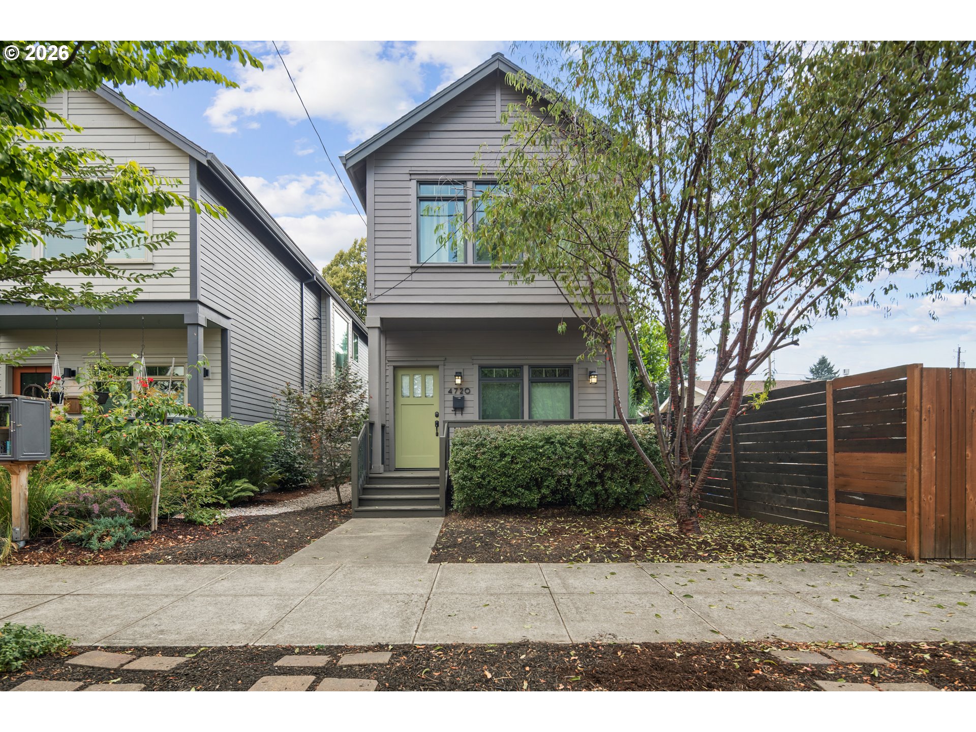 4720 N Commercial AVE