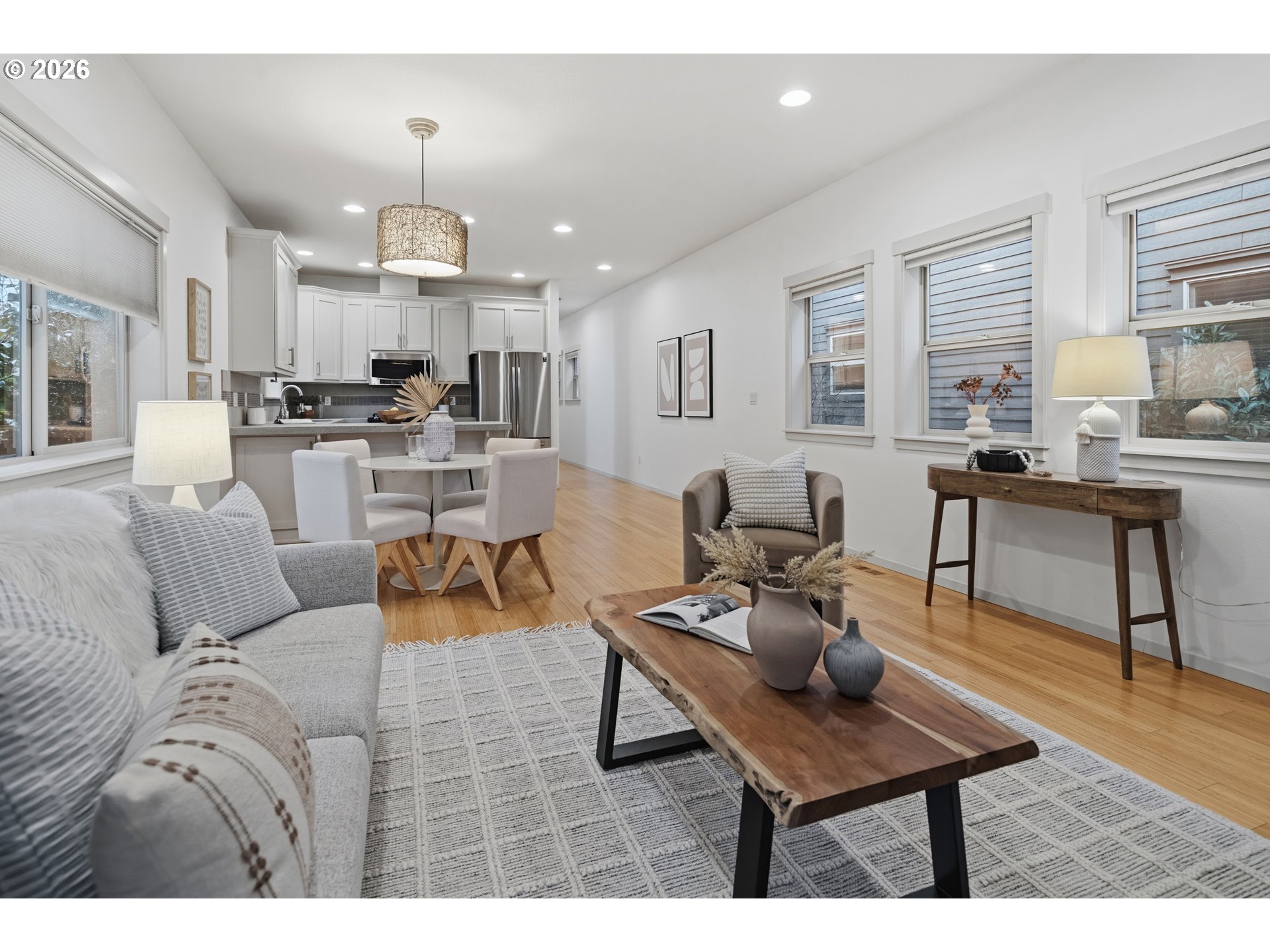 4720 N Commercial AVE