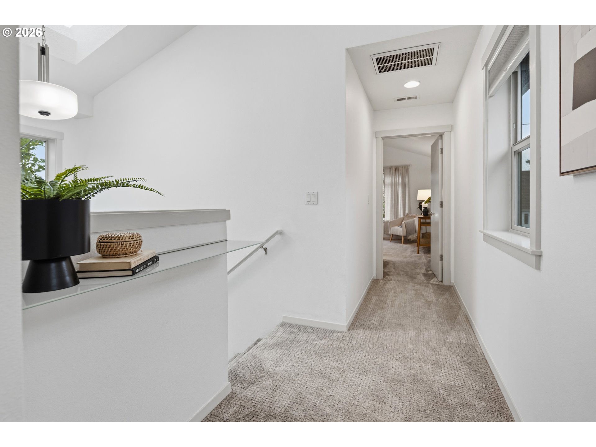 4720 N Commercial AVE