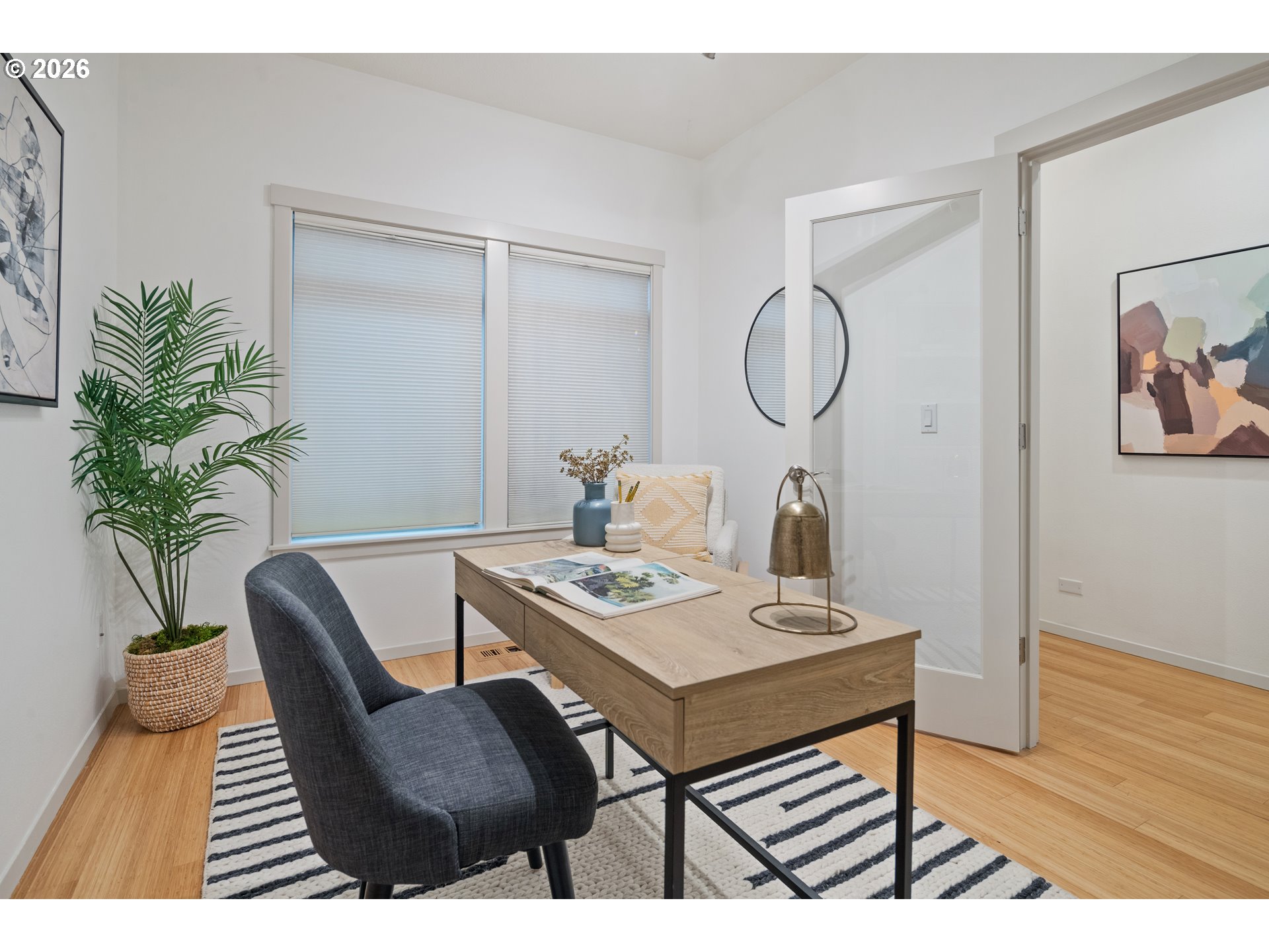 4720 N Commercial AVE