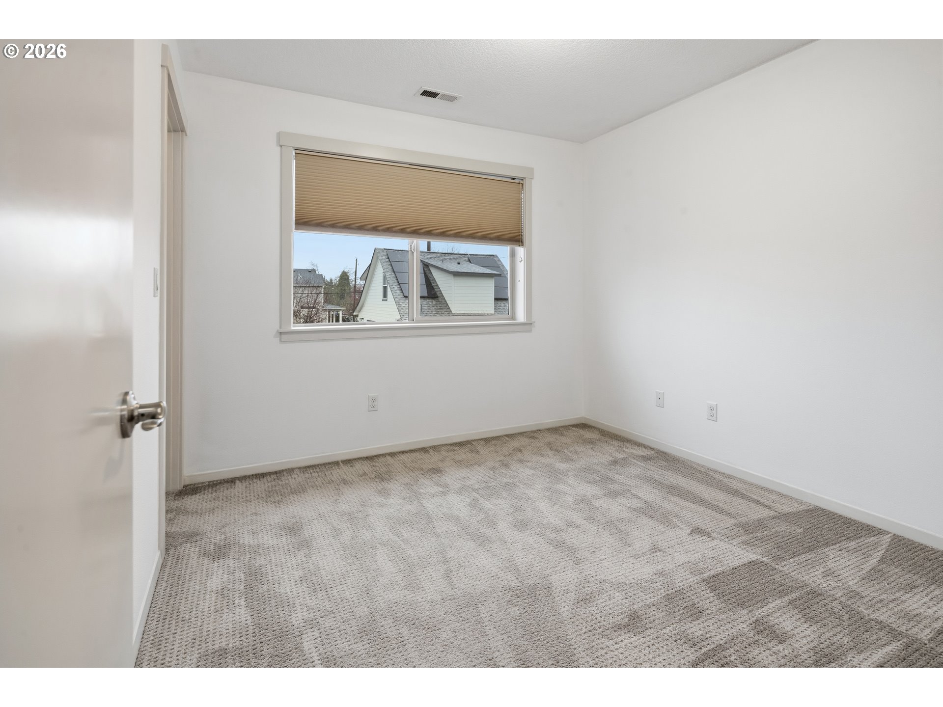 4720 N Commercial AVE