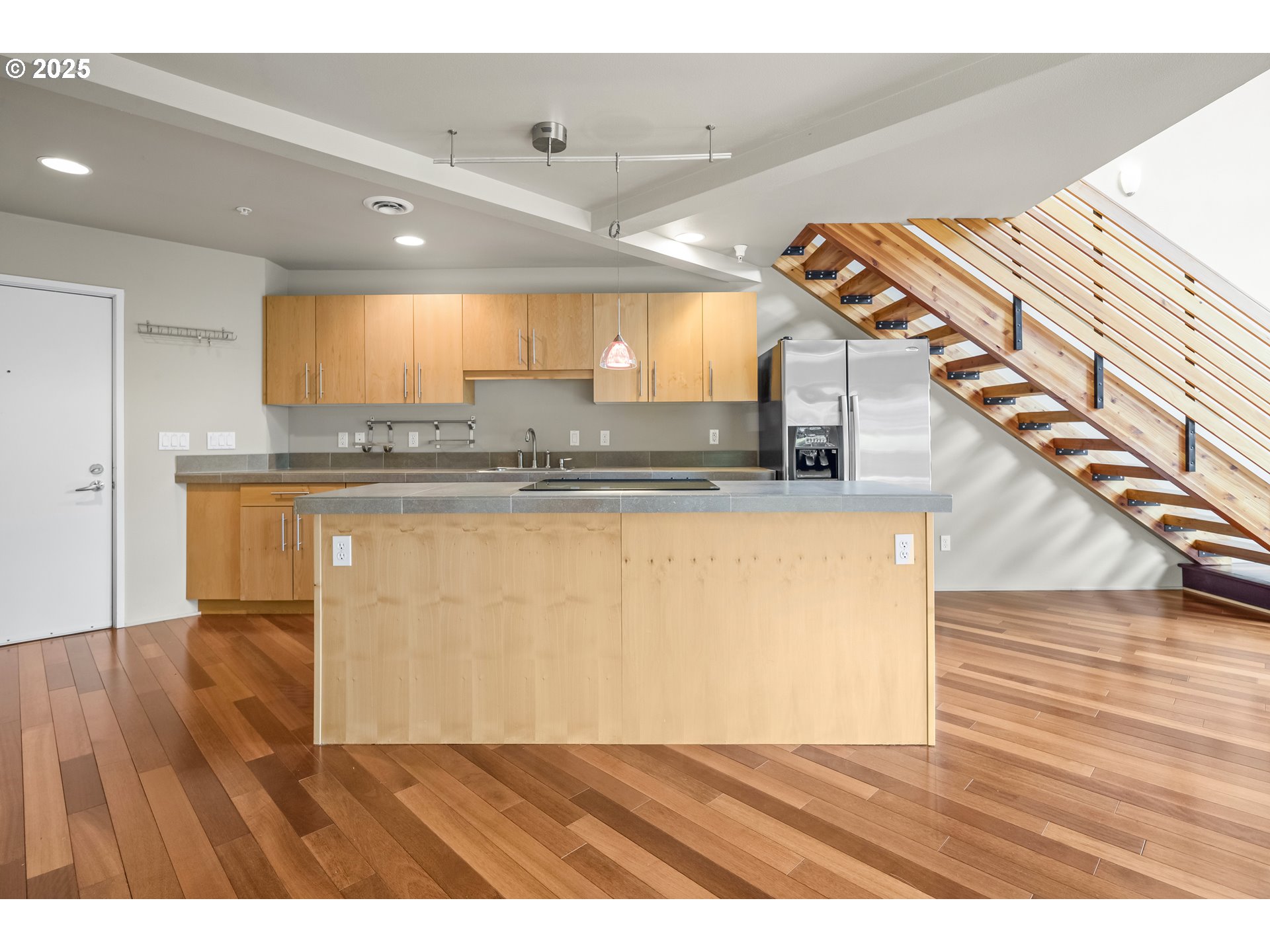 512 SE 60TH AVE 206