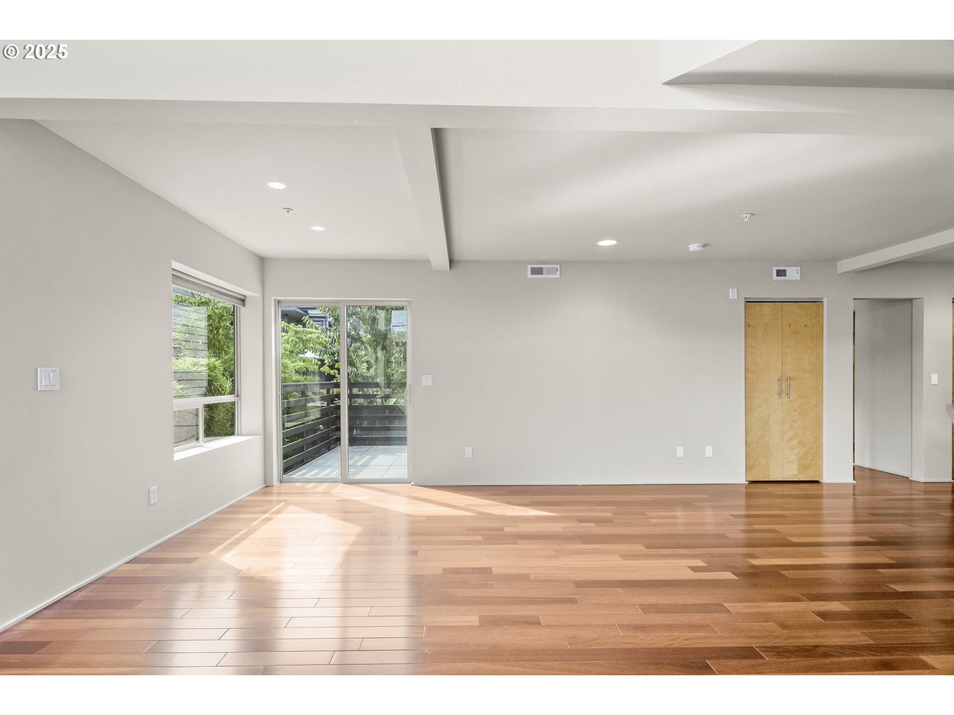 512 SE 60TH AVE 206