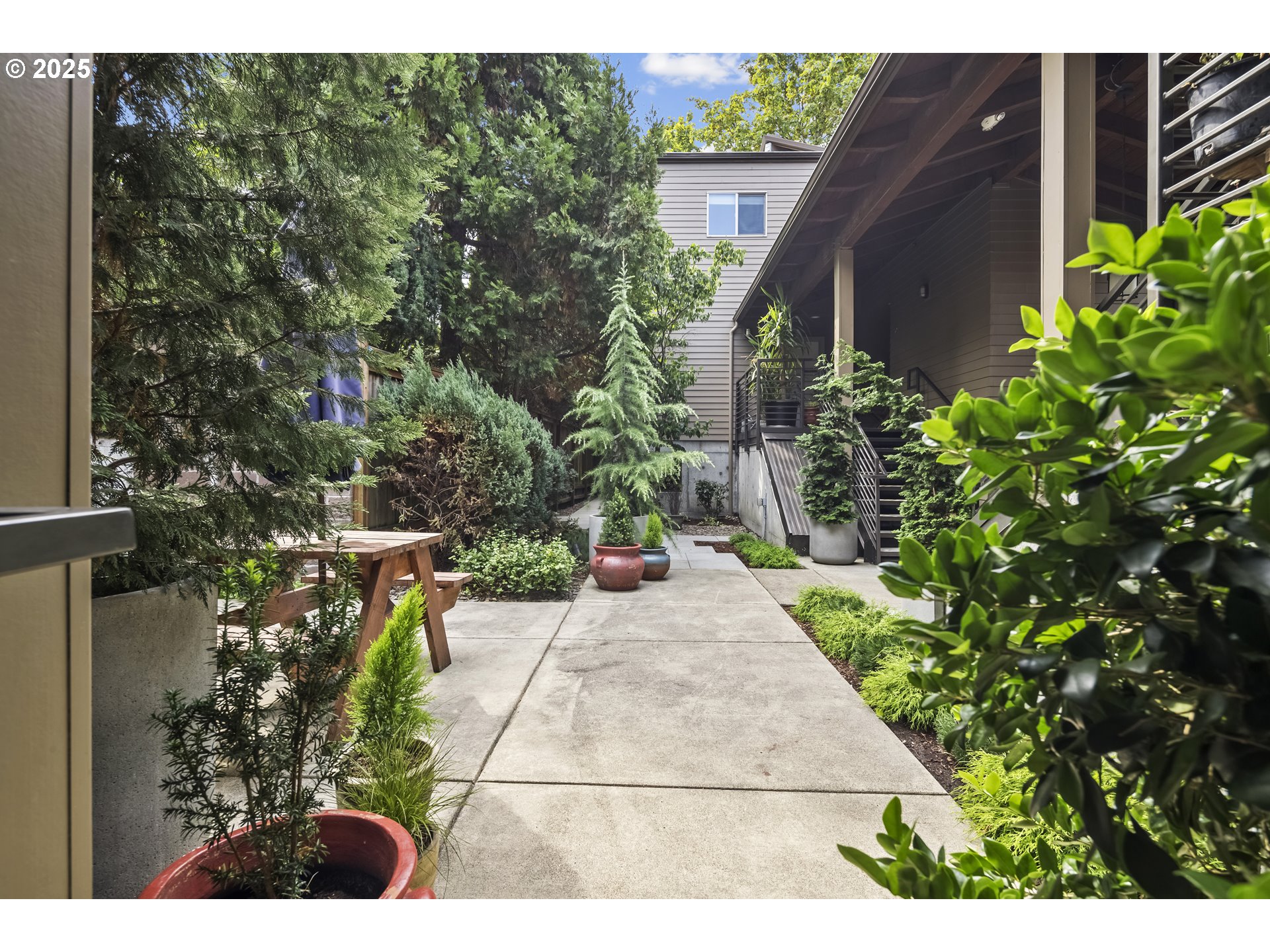 512 SE 60TH AVE 206