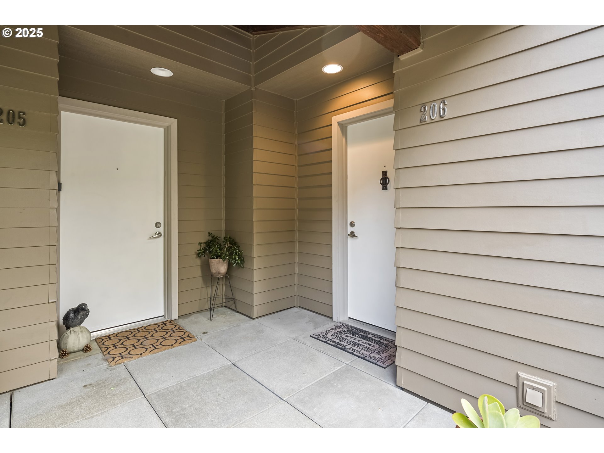 512 SE 60TH AVE 206