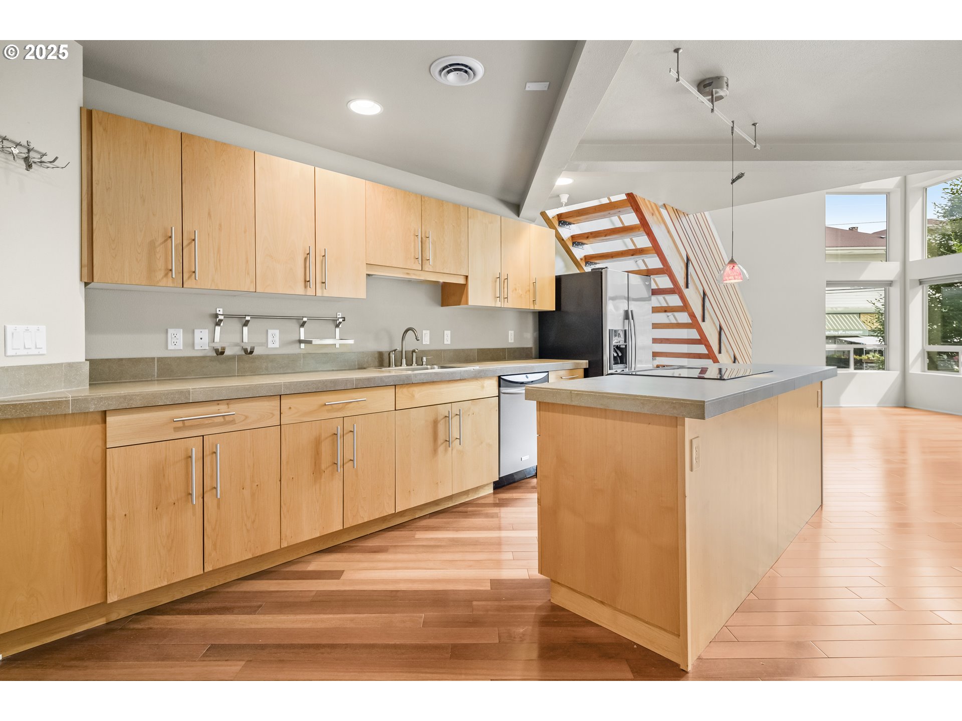 512 SE 60TH AVE 206
