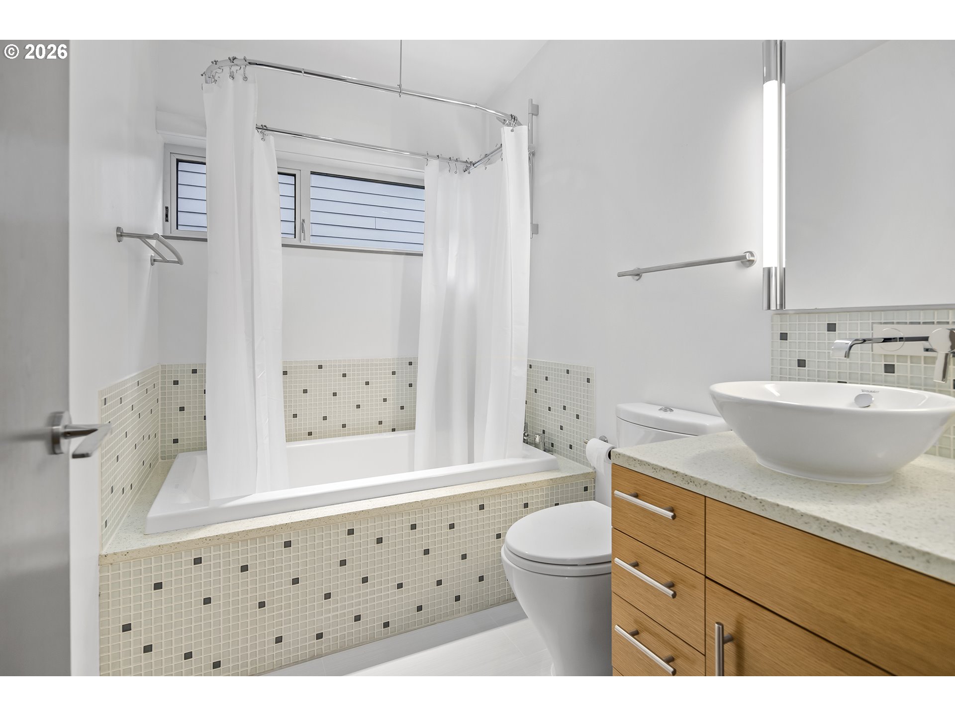 3741 SW Sweetbriar DR