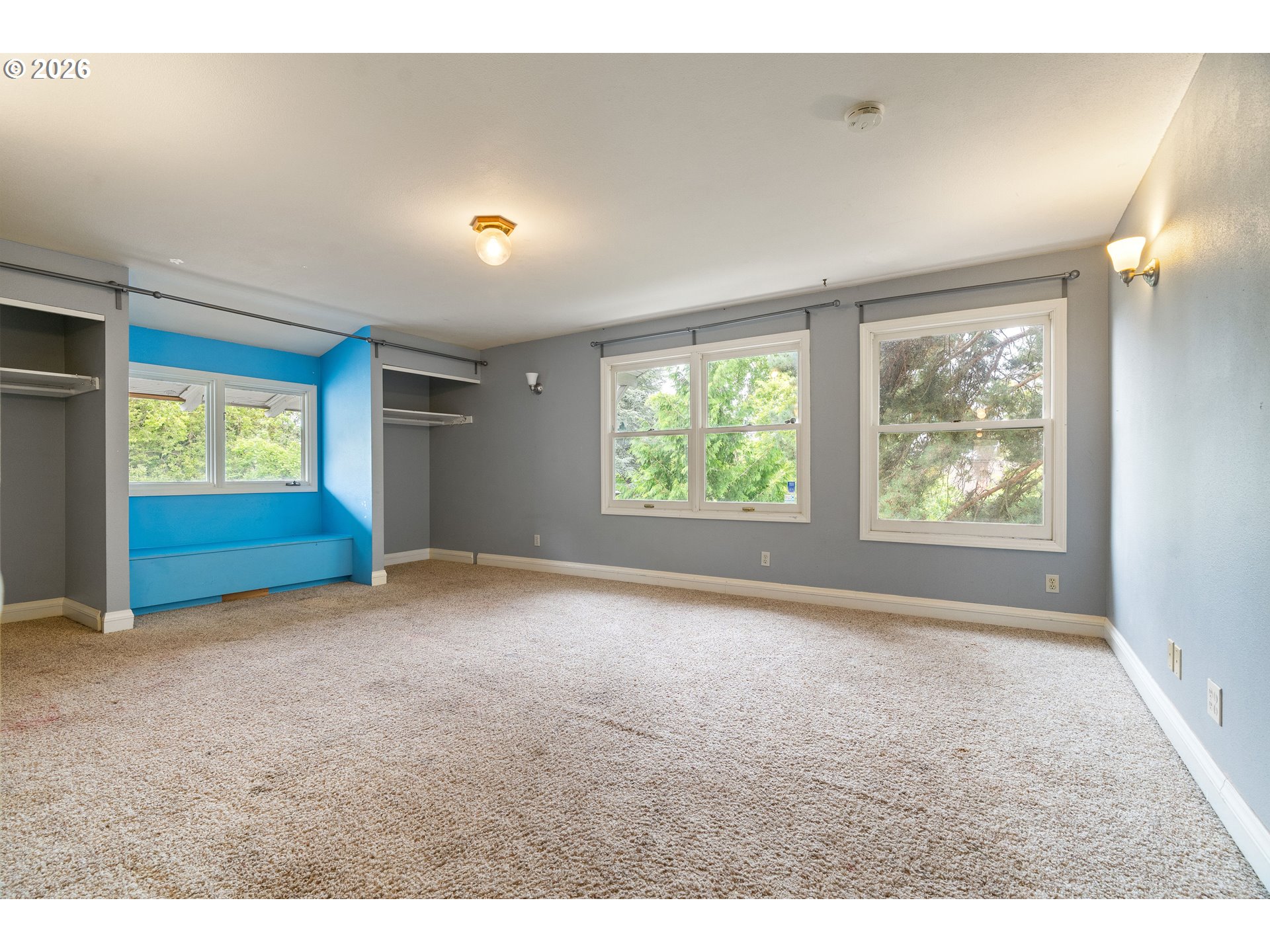 2116 NE 18TH AVE