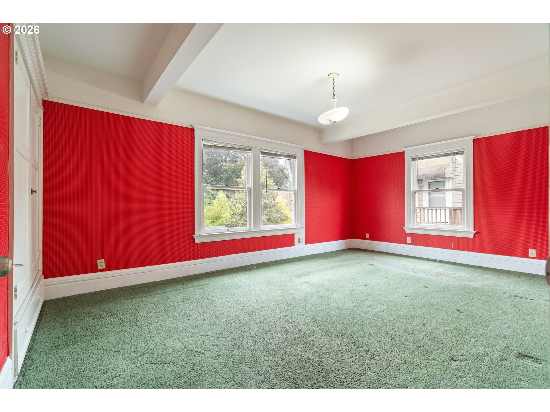 2116 NE 18TH AVE