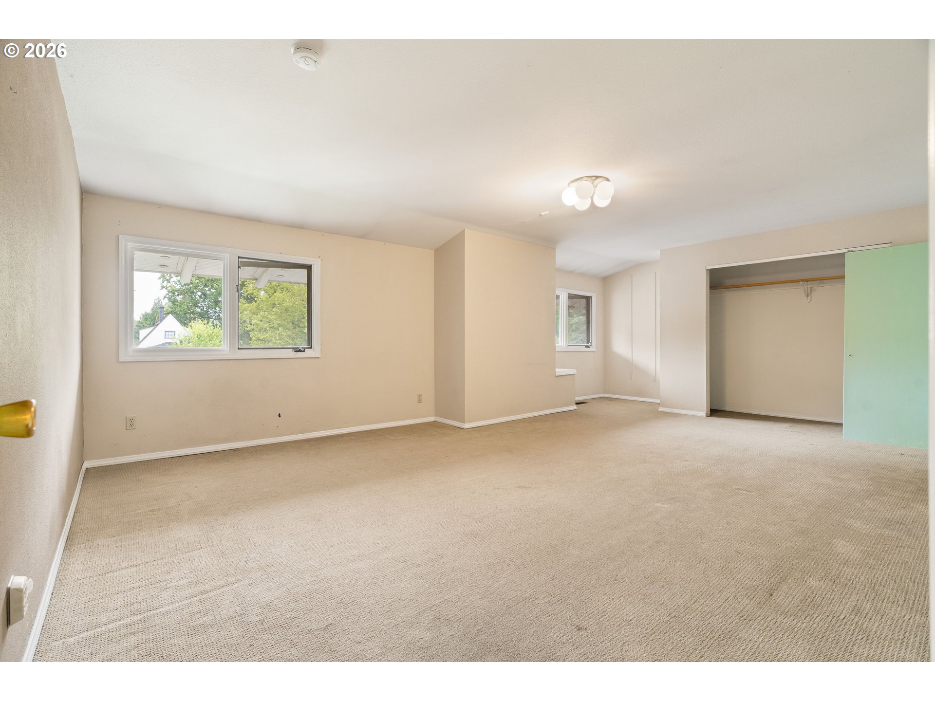 2116 NE 18TH AVE
