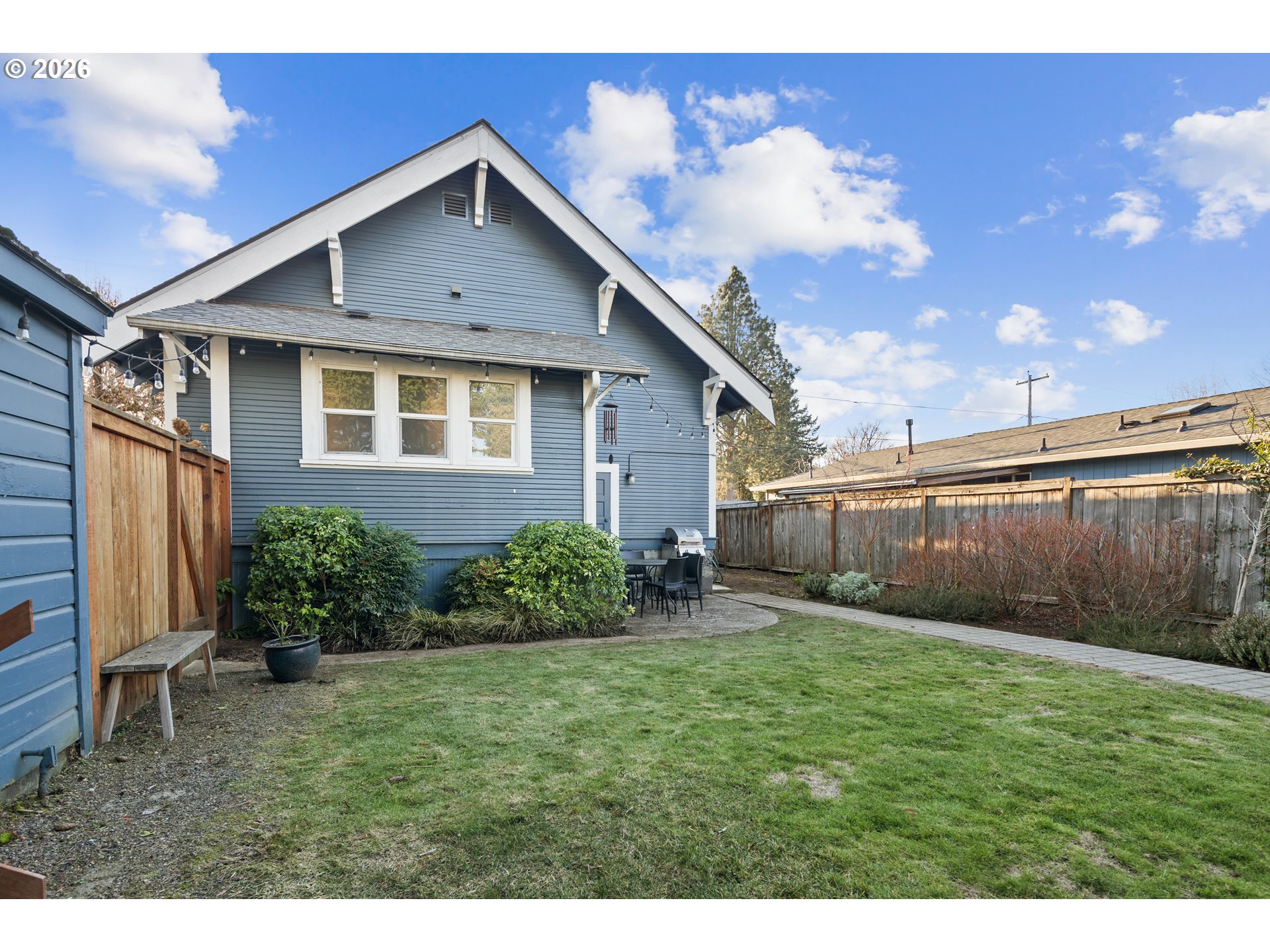 9941 N Willamette BLVD