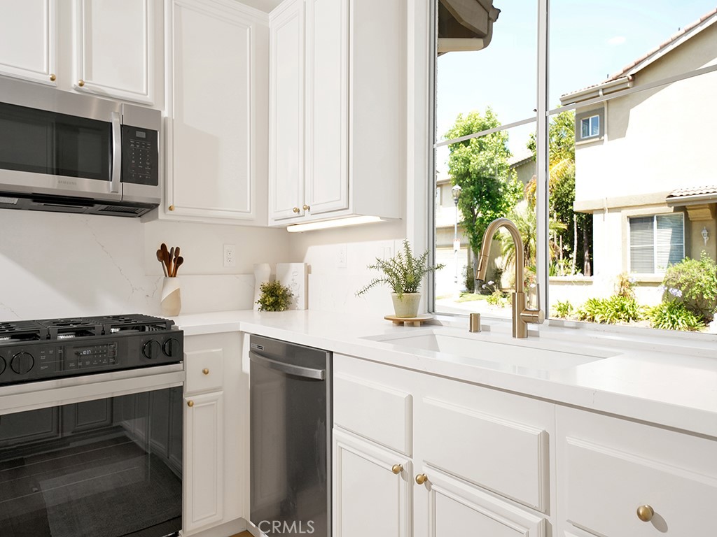 3335 E Chiddingstone Lane A