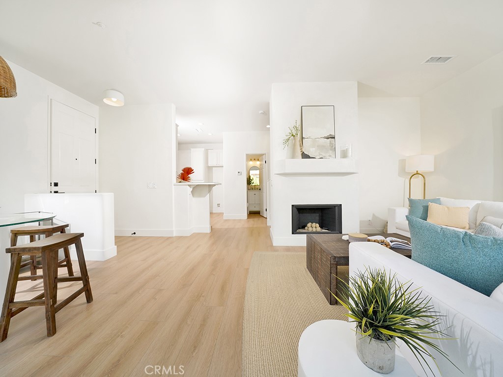 3335 E Chiddingstone Lane A