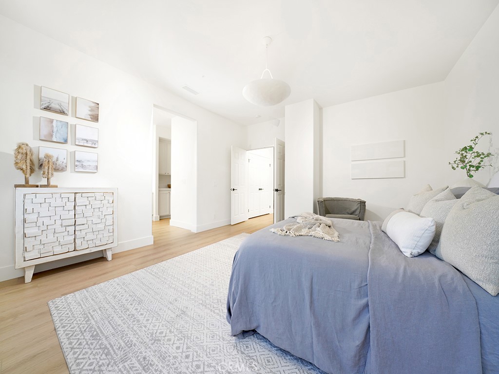 3335 E Chiddingstone Lane A