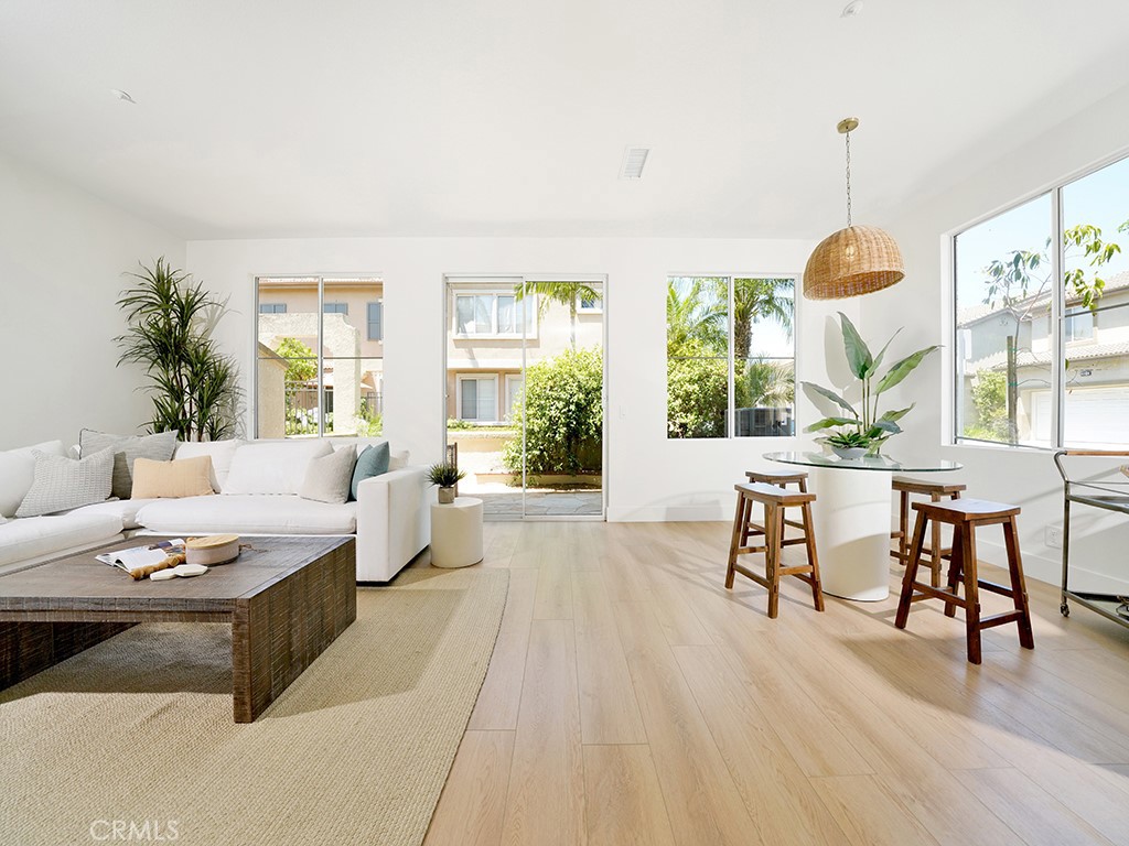 3335 E Chiddingstone Lane A