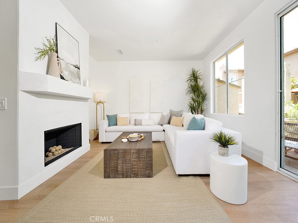 3335 E Chiddingstone Lane A