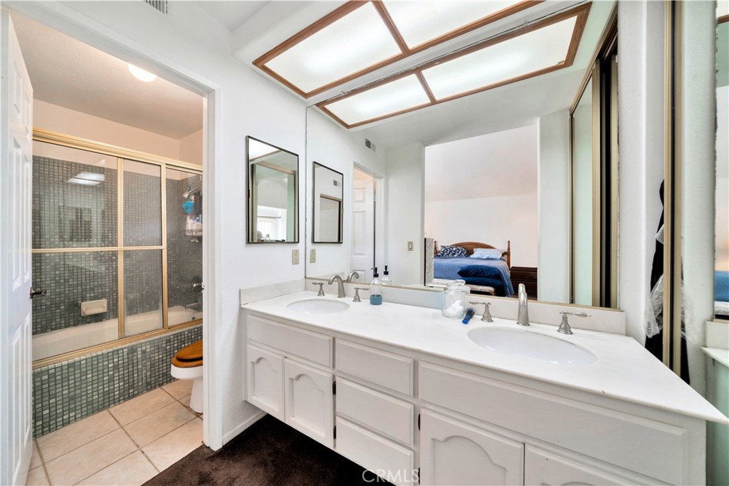 2908 Calle Frontera