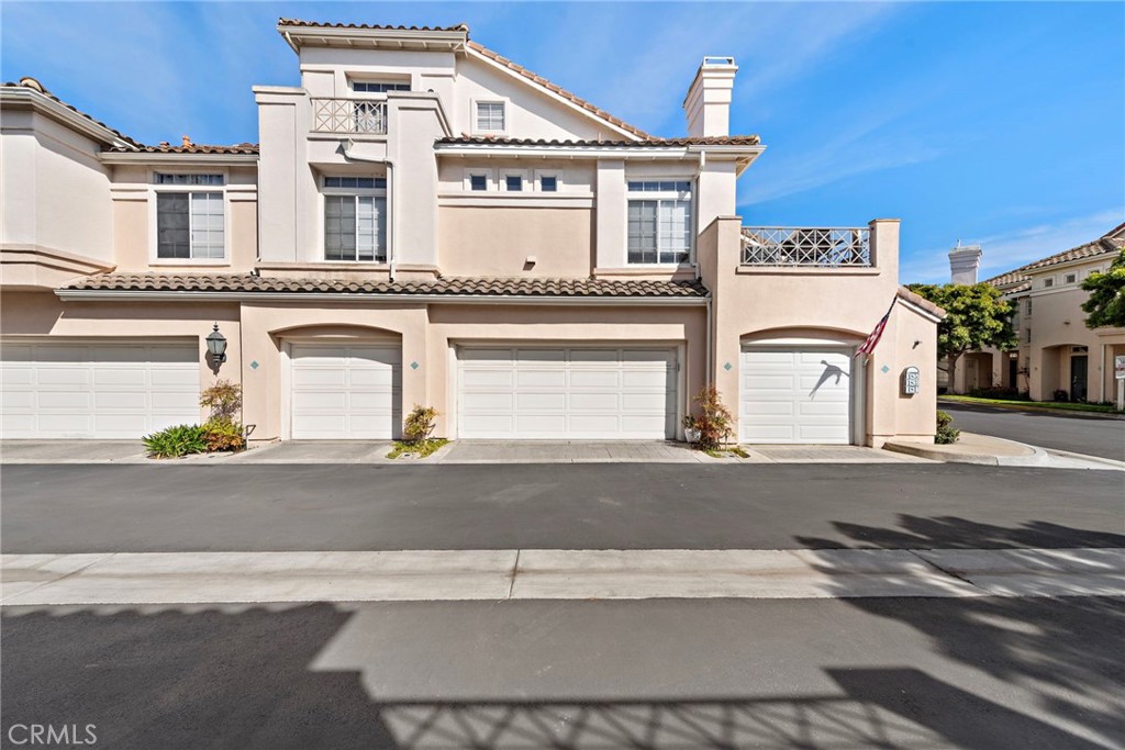 183 Shorebreaker Drive