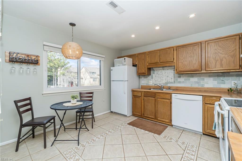 2214 Hermit Thrush LN