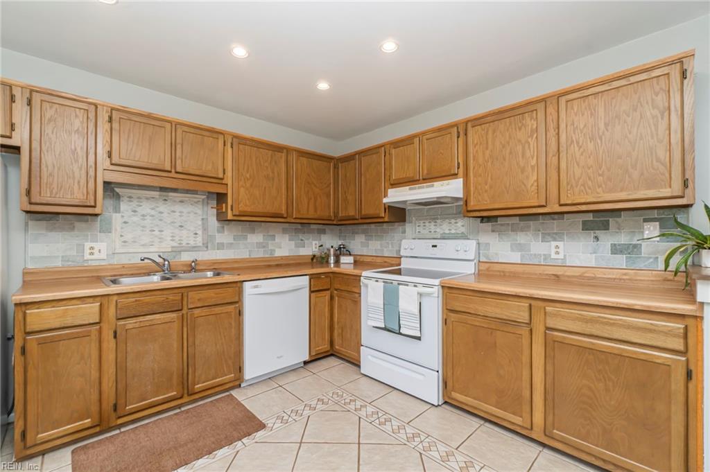 2214 Hermit Thrush LN