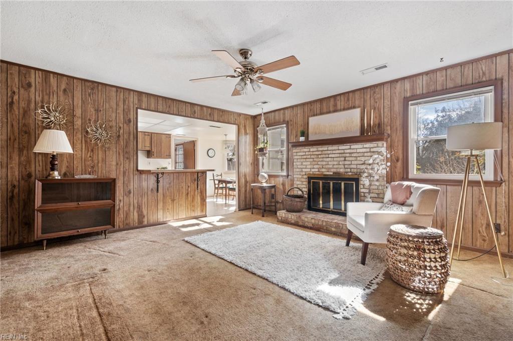 521 King Richard DR