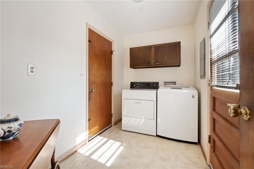 521 King Richard DR