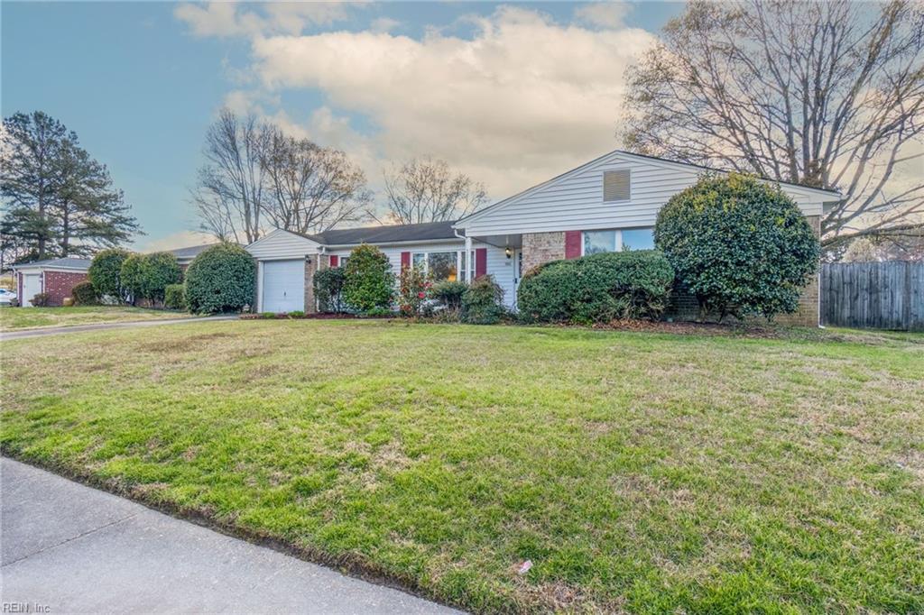 521 King Richard DR