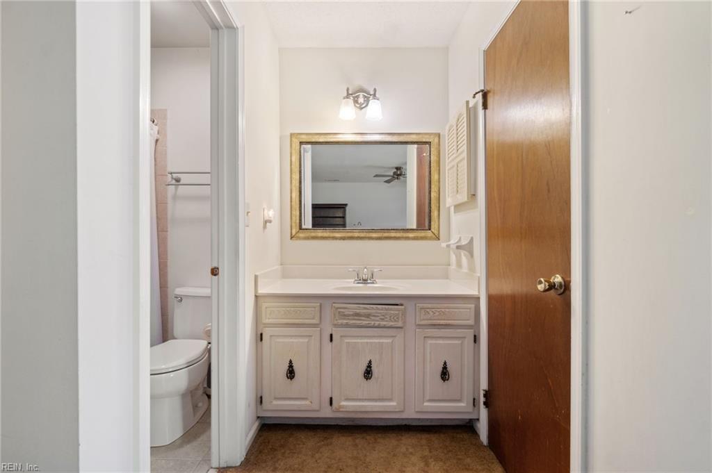 521 King Richard DR