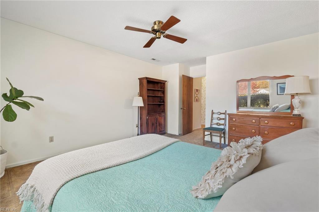 521 King Richard DR
