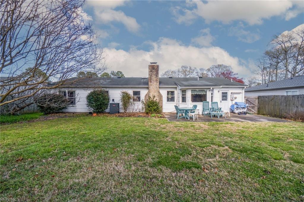521 King Richard DR