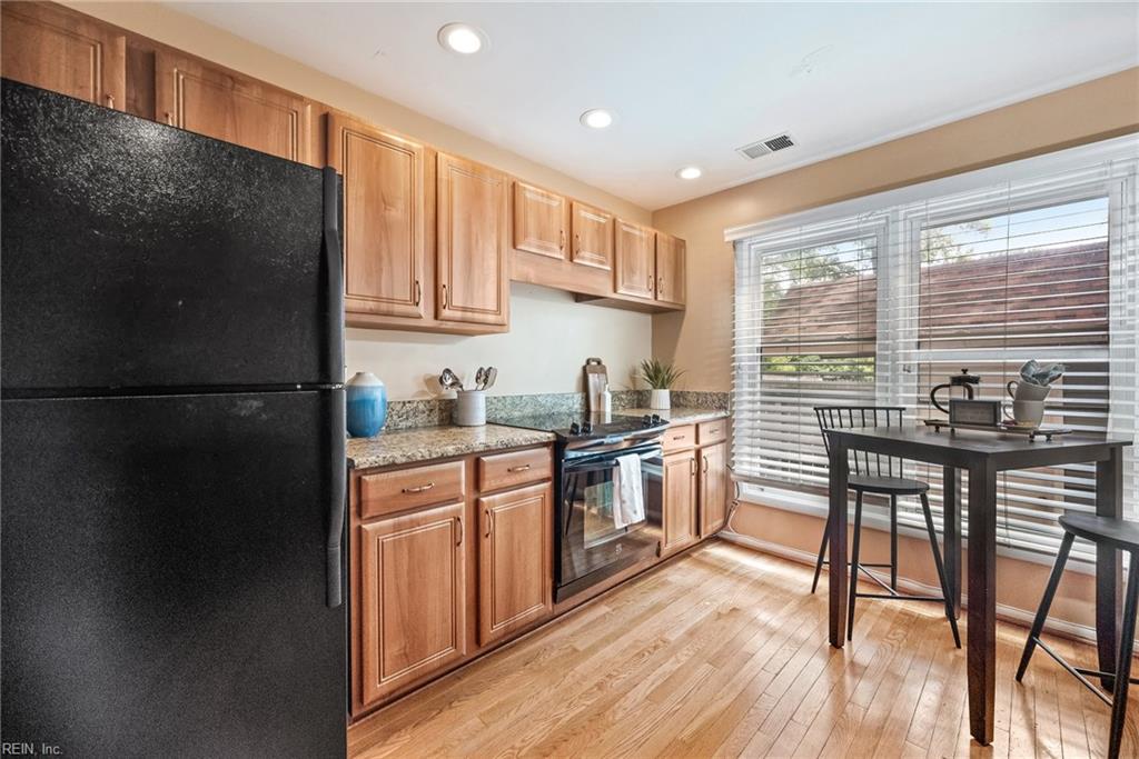353 Pender CT