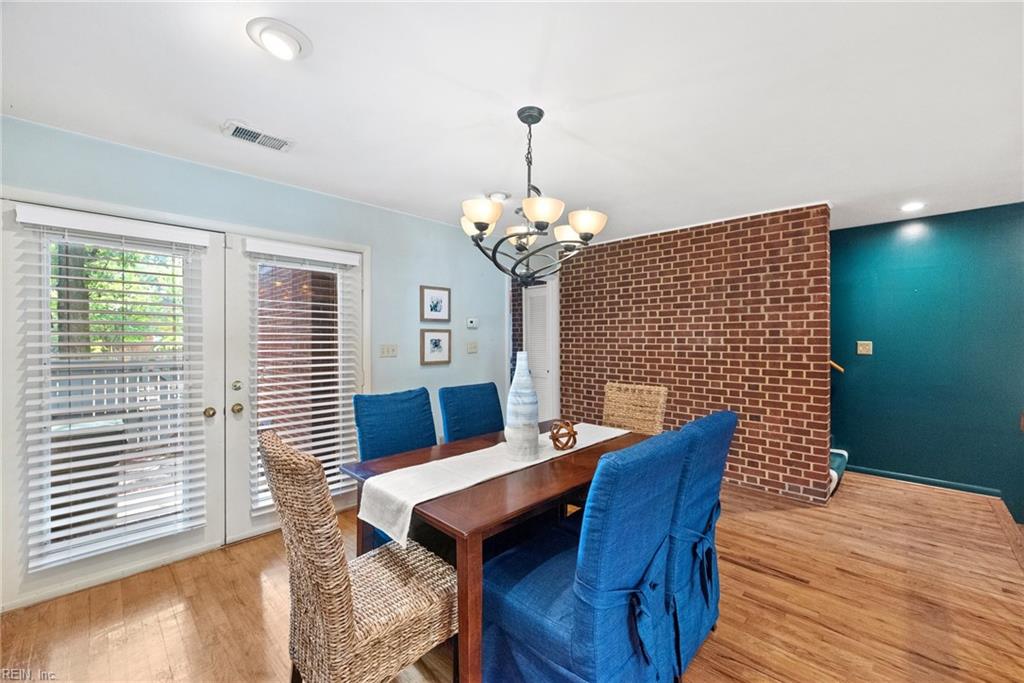 353 Pender CT
