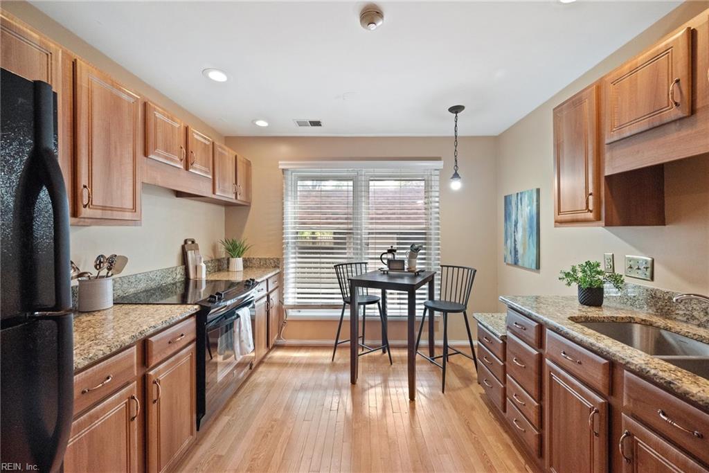 353 Pender CT