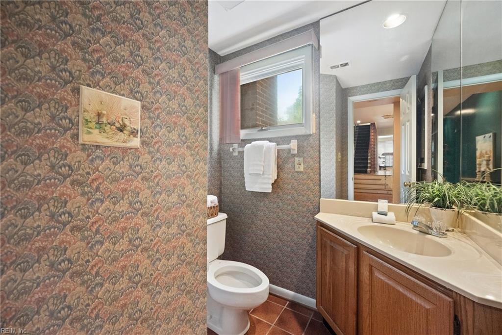 353 Pender CT