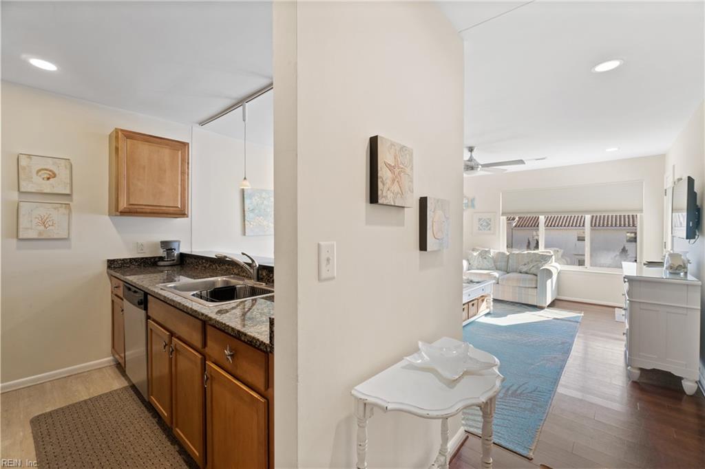304 28th ST 205