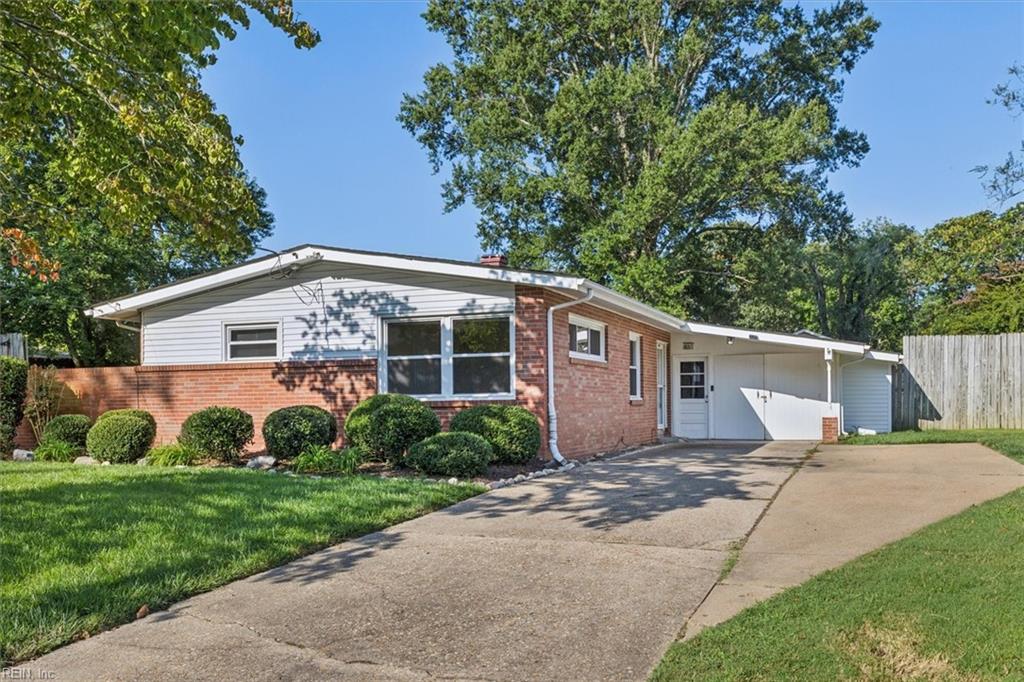 813 Davenport LN