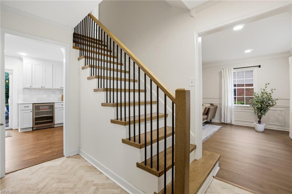 608 Kingston DR
