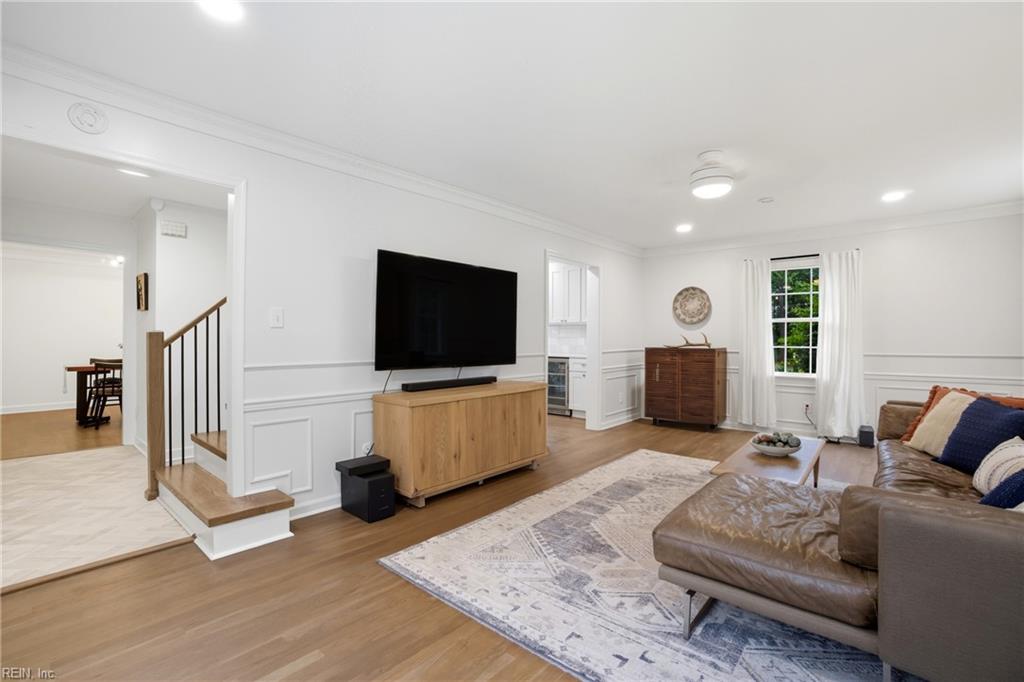 608 Kingston DR