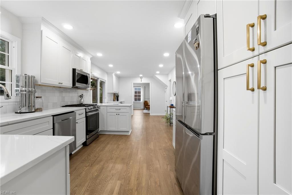 608 Kingston DR