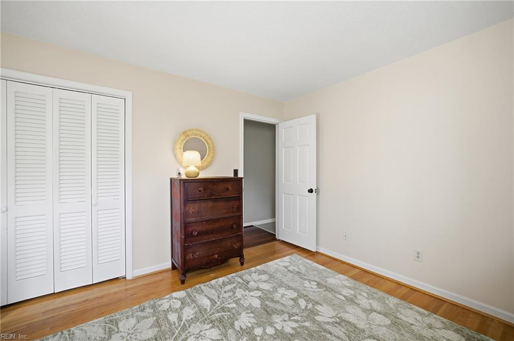 841 Queen Elizabeth DR