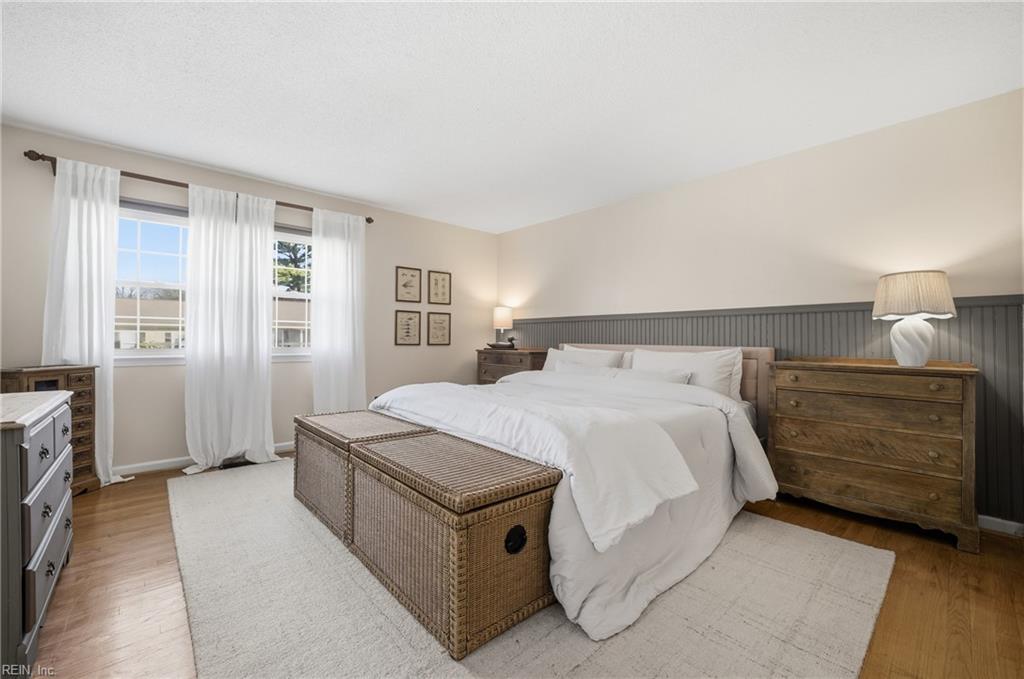 841 Queen Elizabeth DR