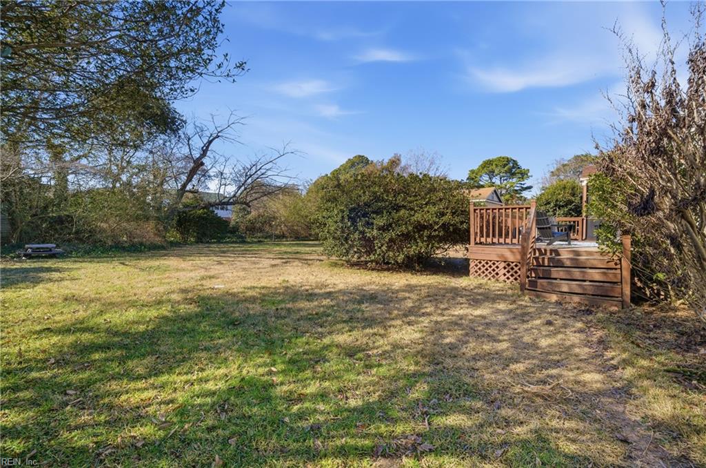 841 Queen Elizabeth DR