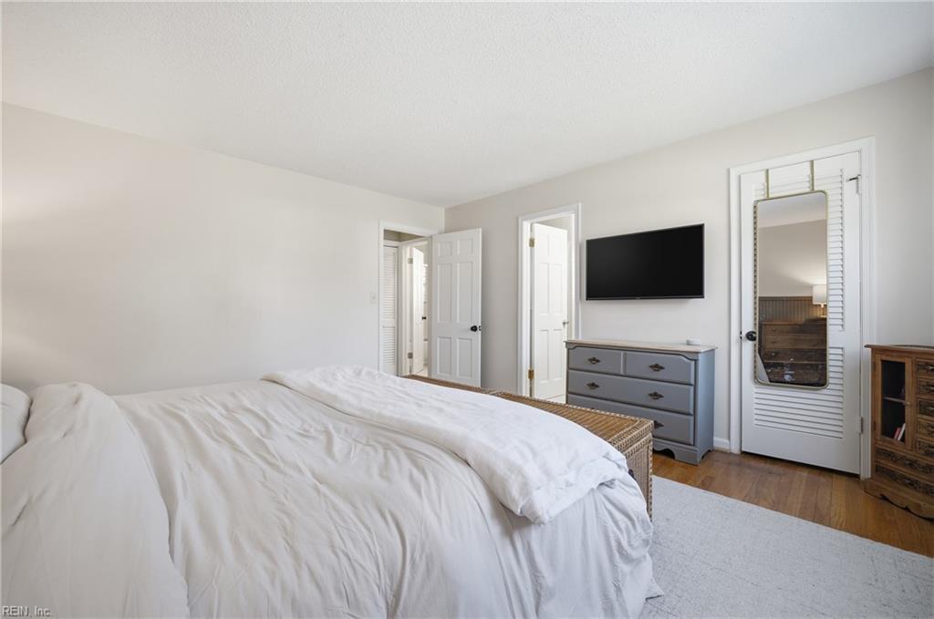 841 Queen Elizabeth DR